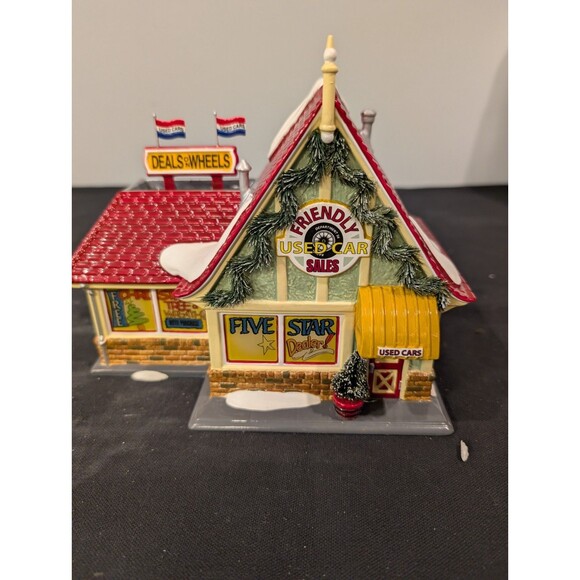 Dept 56 Original Snow Village”Friendly Used Car Sales” W/ Light & Box Retired - Picture 6 of 11
